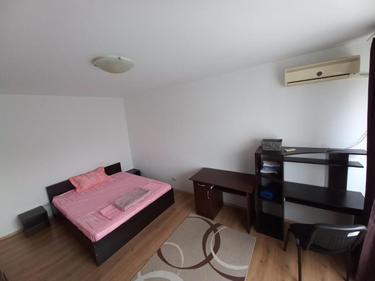Studio Gorjului Bukarest Exteriör bild