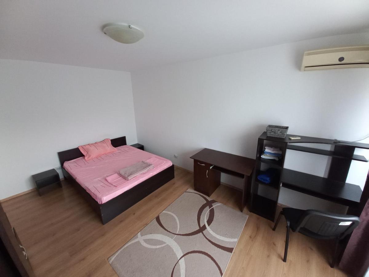 Studio Gorjului Bukarest Exteriör bild