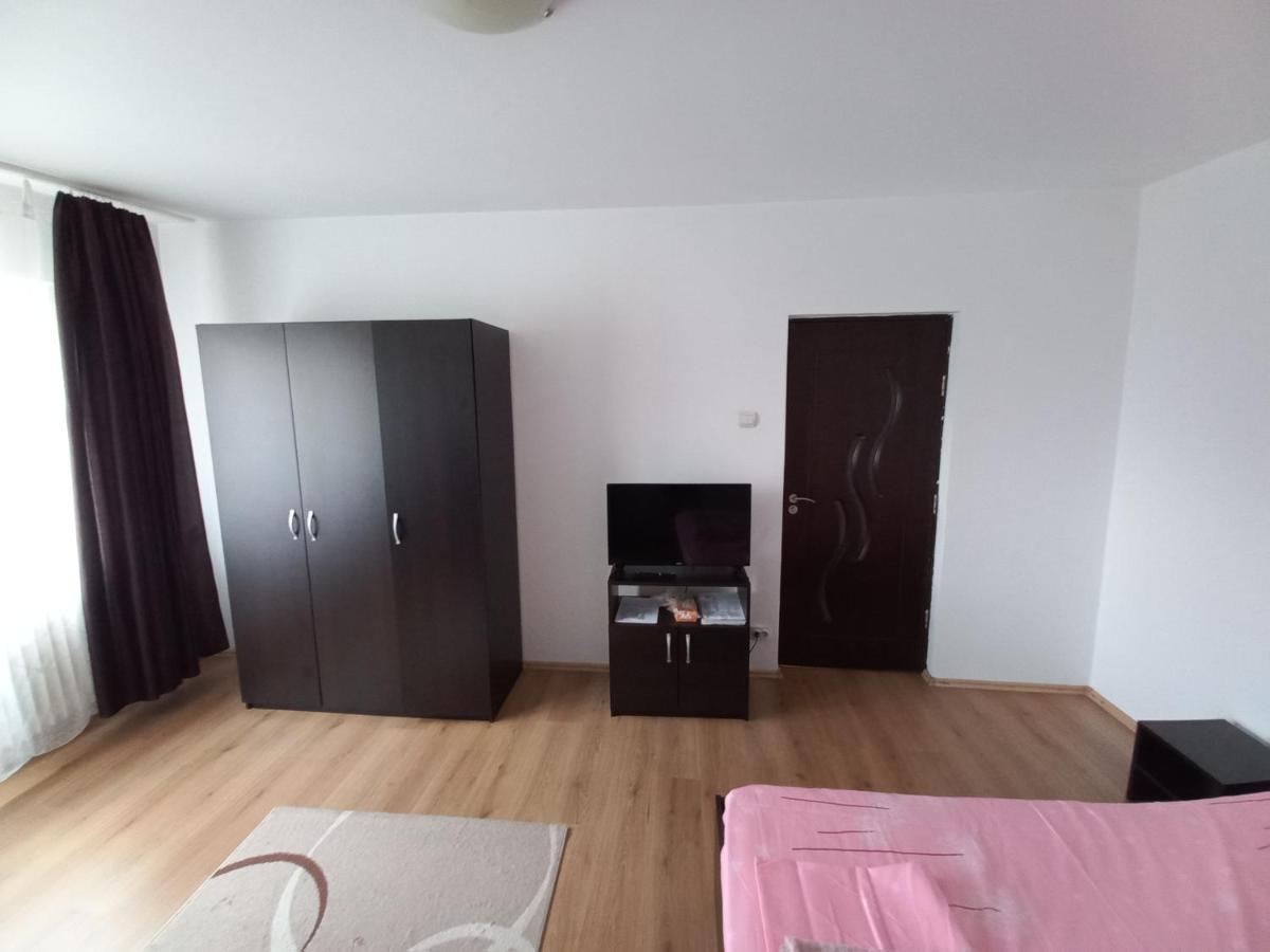 Studio Gorjului Bukarest Exteriör bild